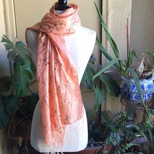 🌷🌷Beautiful peach scarf/wrap with embroidery🌷🌷